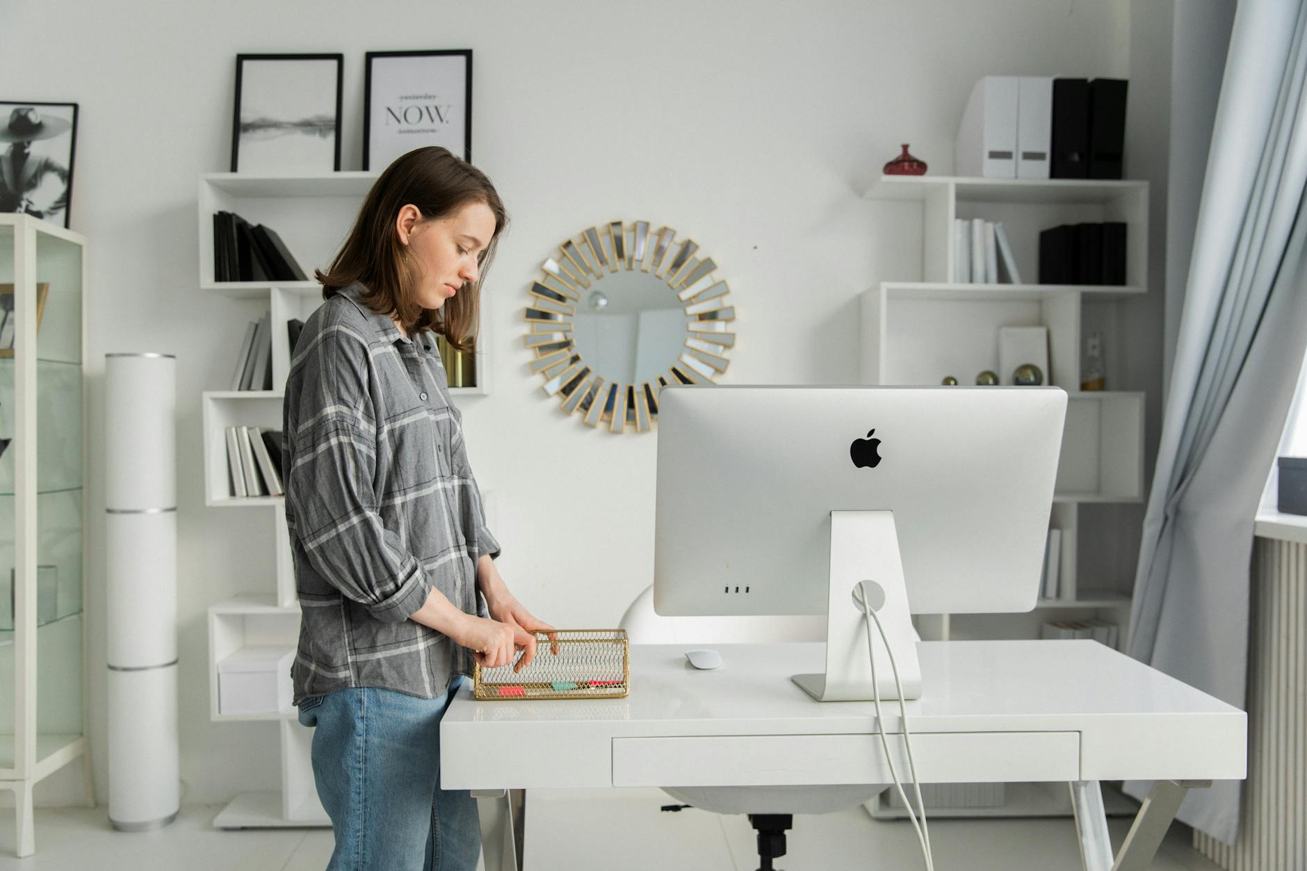 Diagram showing correct standing desk posture and ergonomic positioning