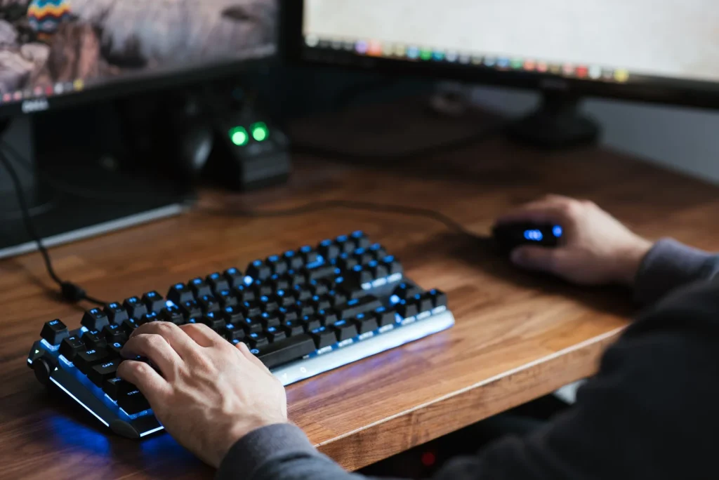Ergonomic keyboard and mouse setup to prevent carpal tunnel at a desk